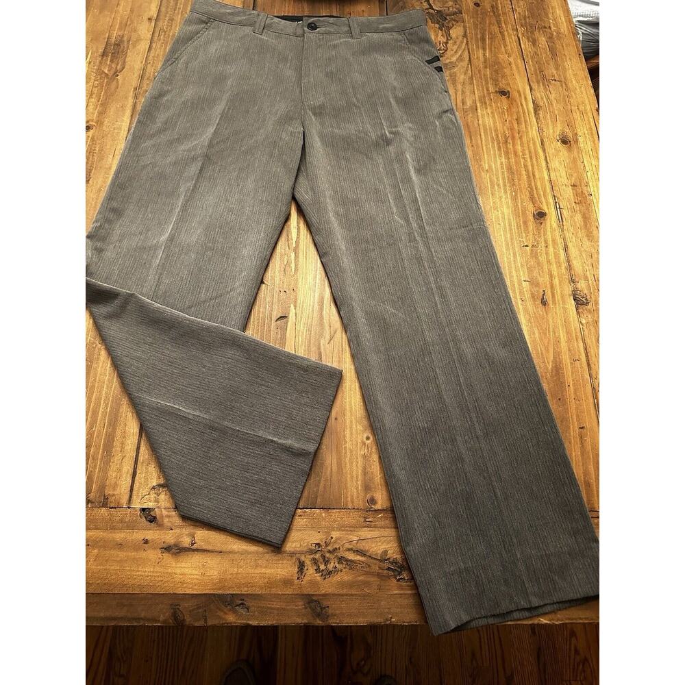 Travis Mathew Pants Performance Stretch Gray Flat Front Golf Slacks Size 34